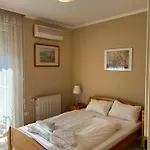 Apartment Egyuett A Csalad By Bltn