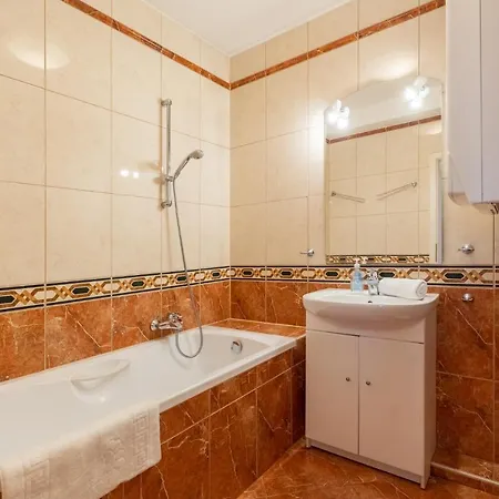 Egyuett A Csalad Ii By Bltn Appartement