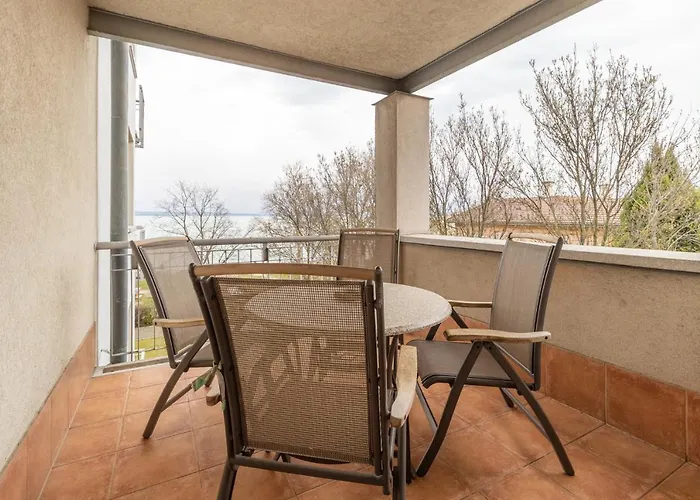 Egyuett A Csalad By Bltn *