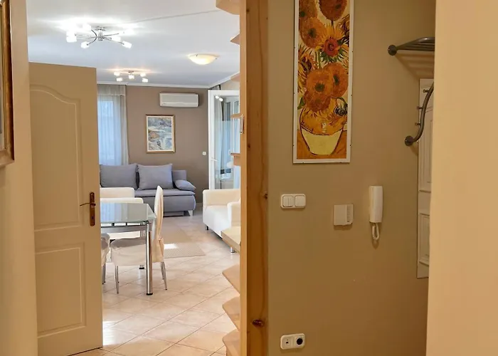 Egyuett A Csalad By Bltn