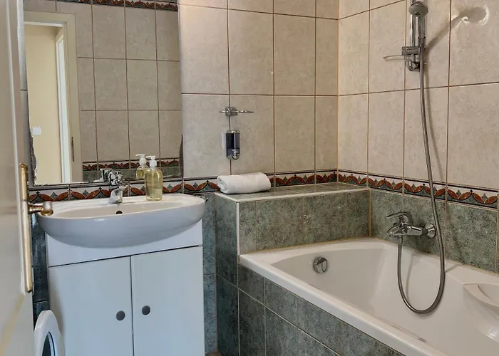 Egyuett A Csalad By Bltn アパート シオーフォク